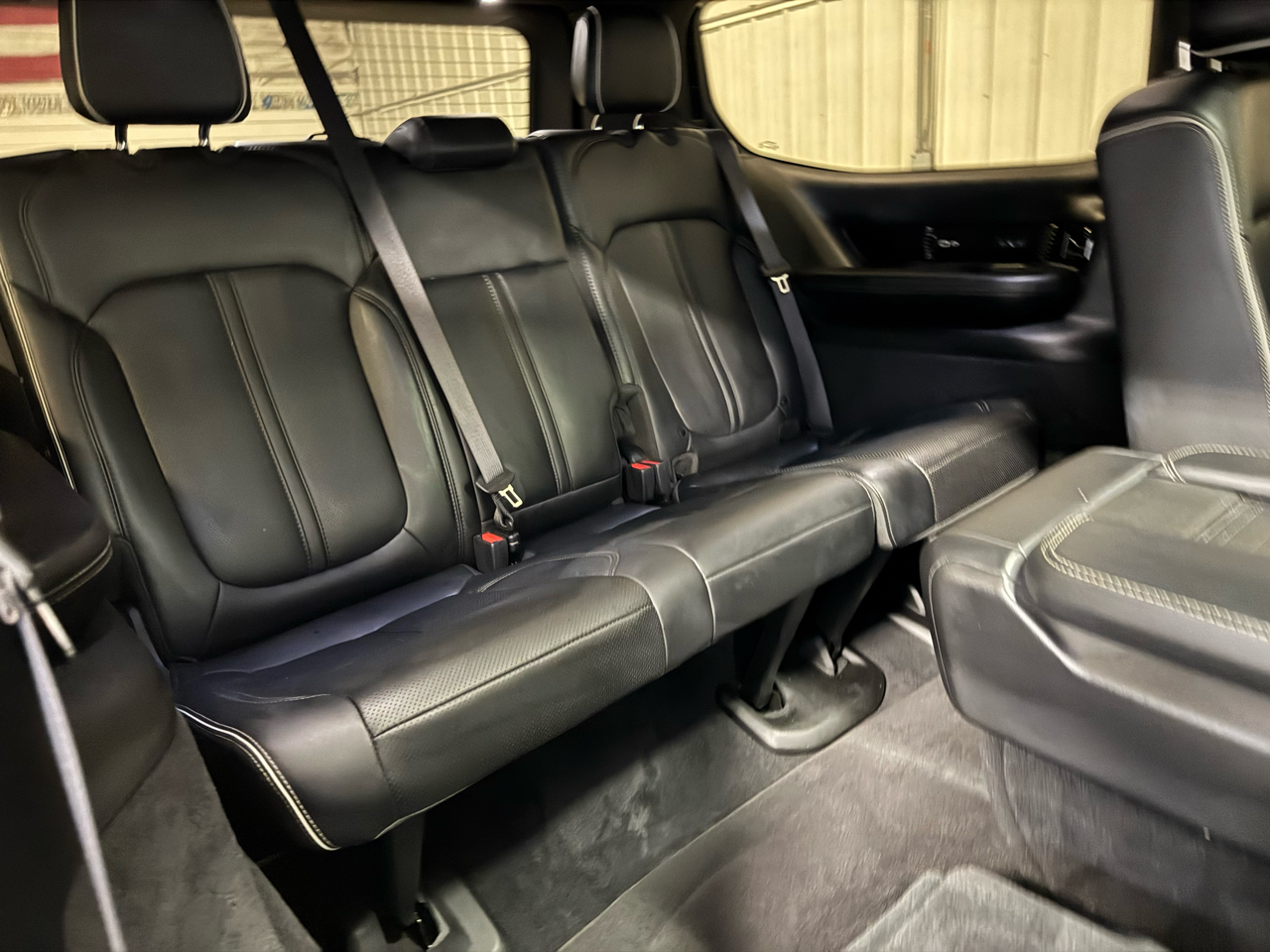 2023 Jeep Grand Wagoneer II photo 10