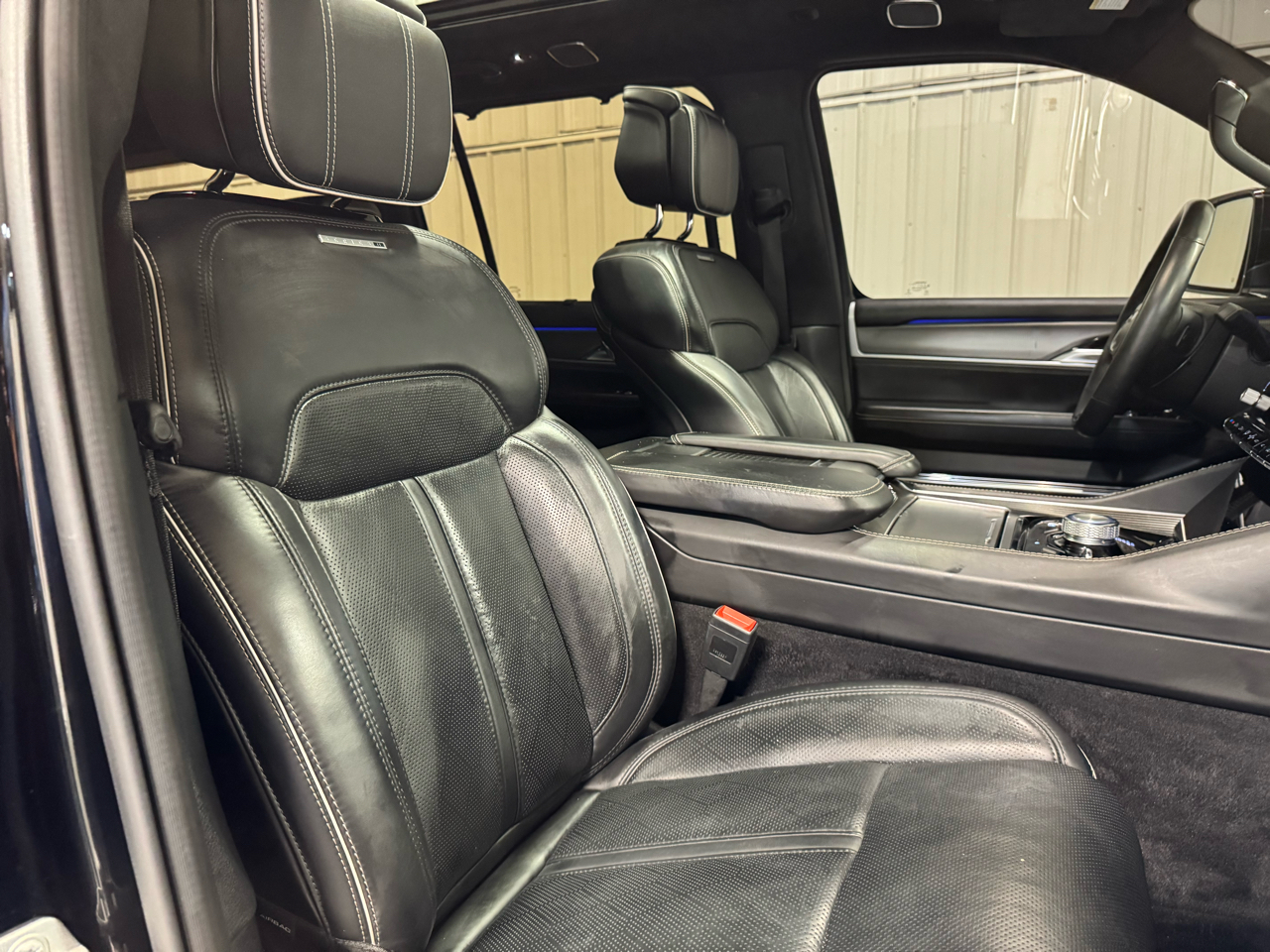 2023 Jeep Grand Wagoneer II photo 15