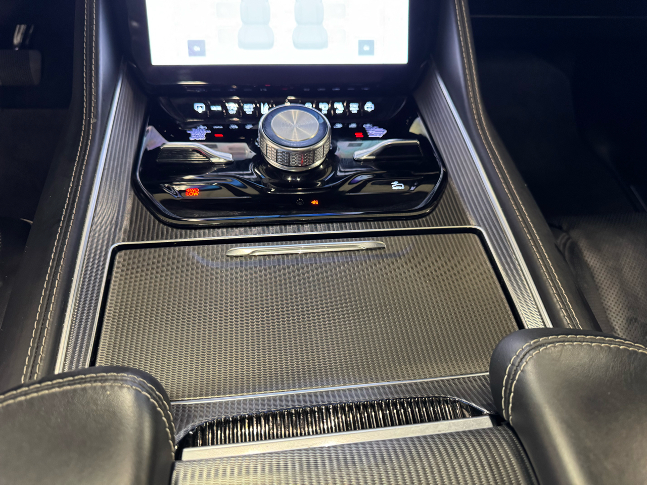 2023 Jeep Grand Wagoneer II photo 26