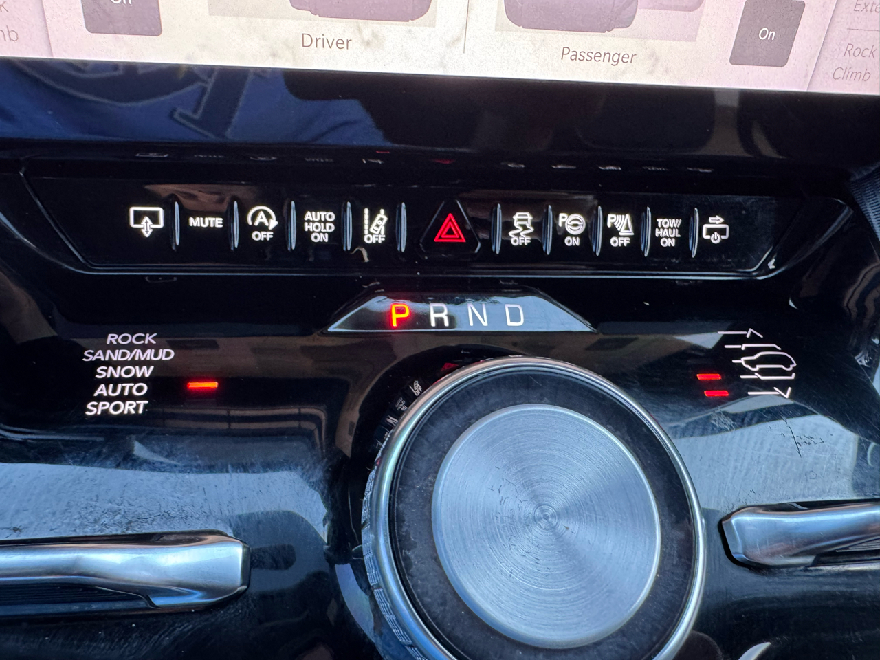 2023 Jeep Grand Wagoneer II photo 35