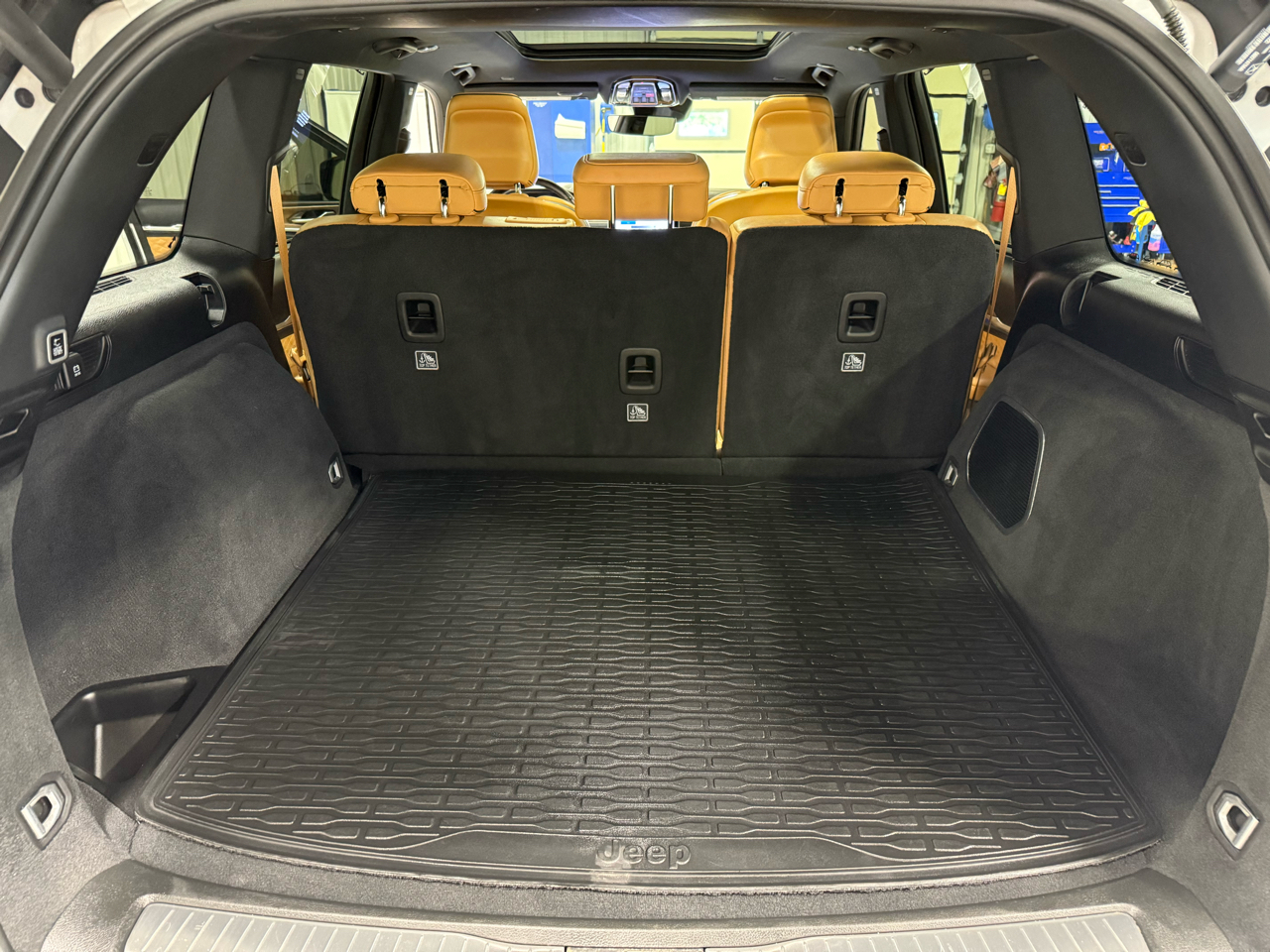 2022 Jeep Grand Cherokee Summit photo 14