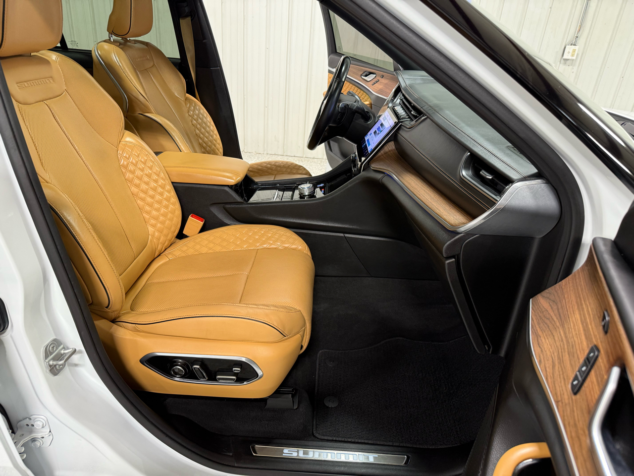 2022 Jeep Grand Cherokee Summit photo 15