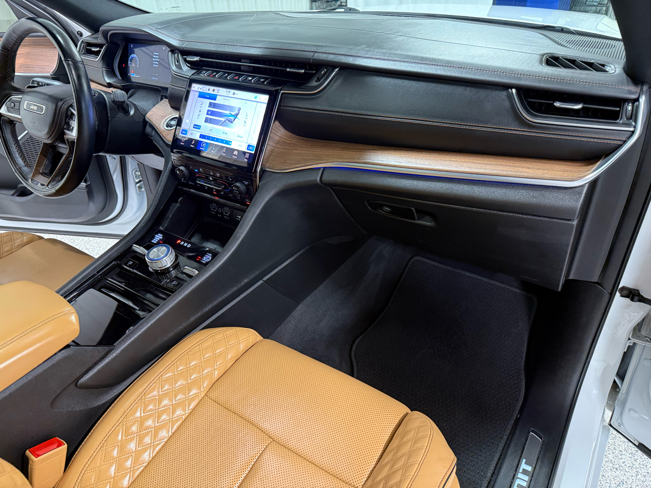 2022 Jeep Grand Cherokee Summit photo 17