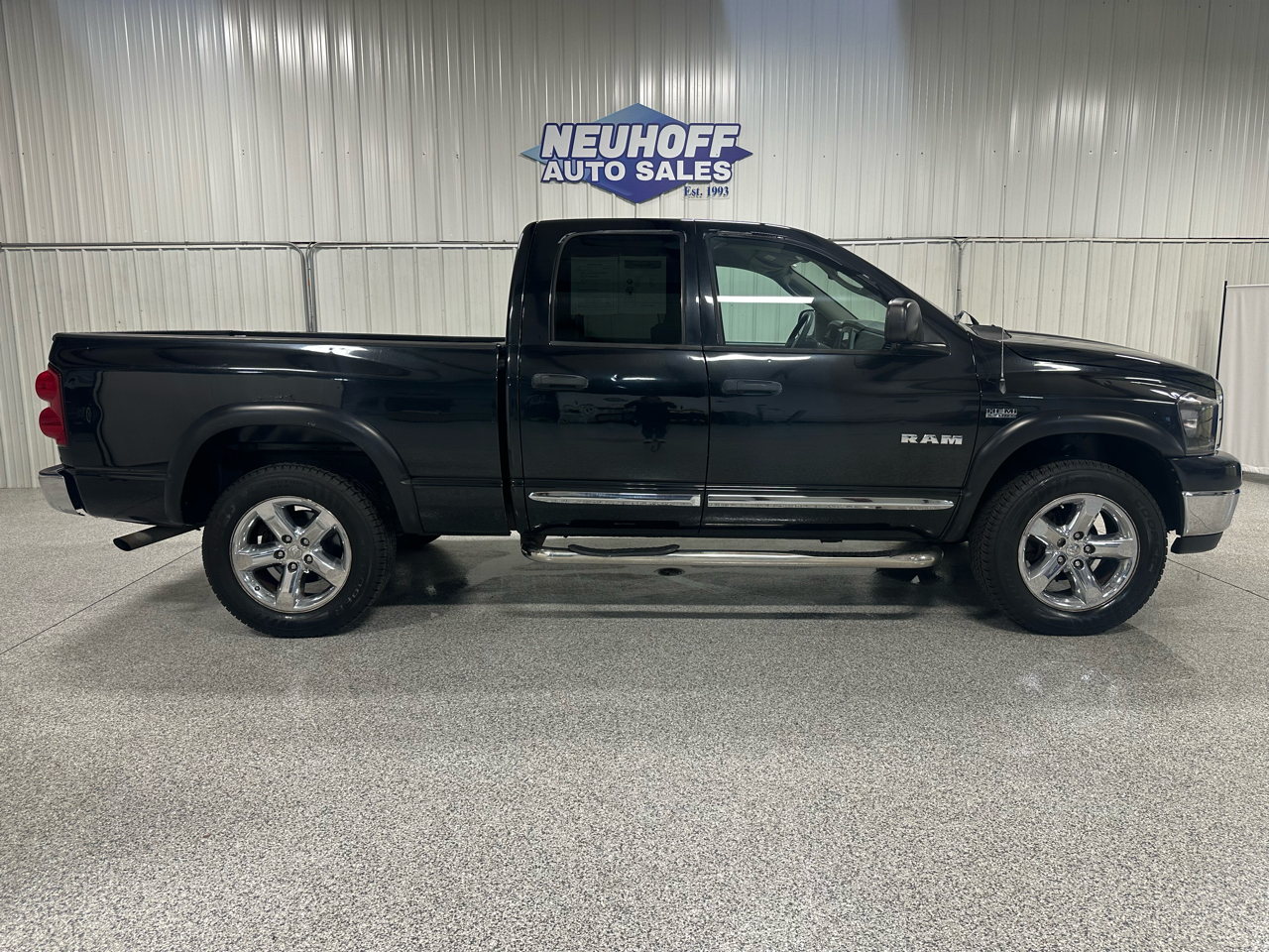 2008 Dodge Ram 1500 4dr Quad Cab 140" WB 4WD SLT
