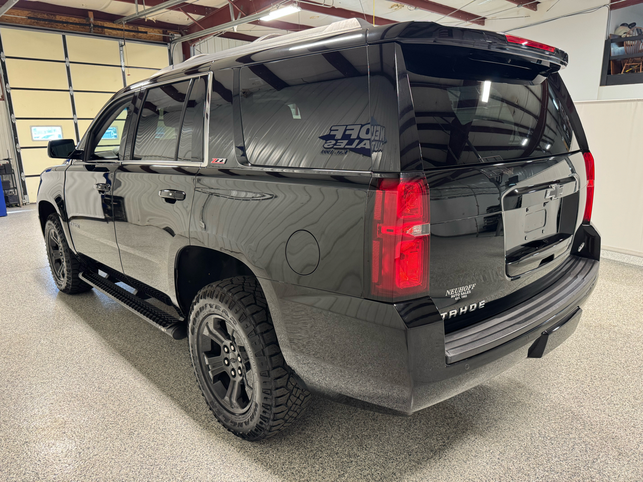 2018 Chevrolet Tahoe LT photo 2