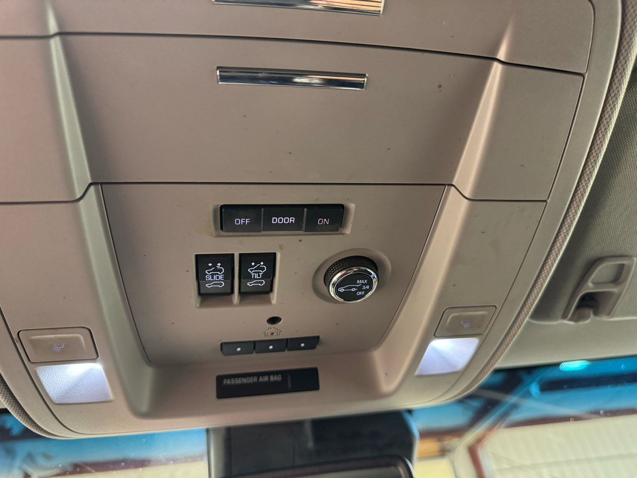 2018 Chevrolet Tahoe LT photo 22