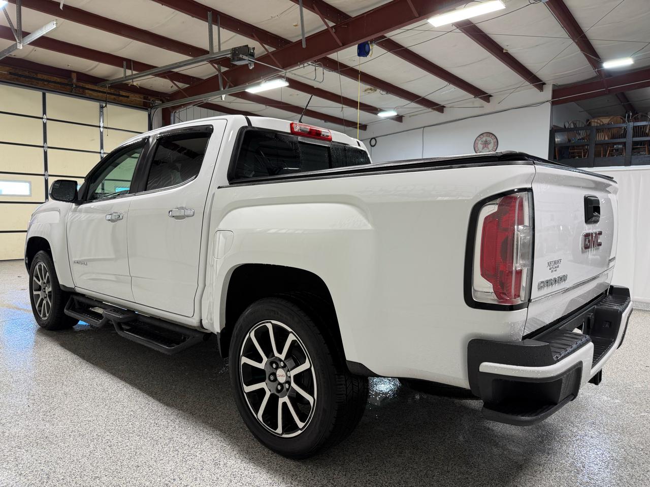 GMC Canyon Denali Crew Cab 4WD Long Box 2017