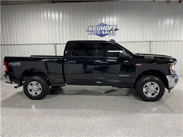 2020 RAM 2500 Tradesman Crew Cab SWB 4WD