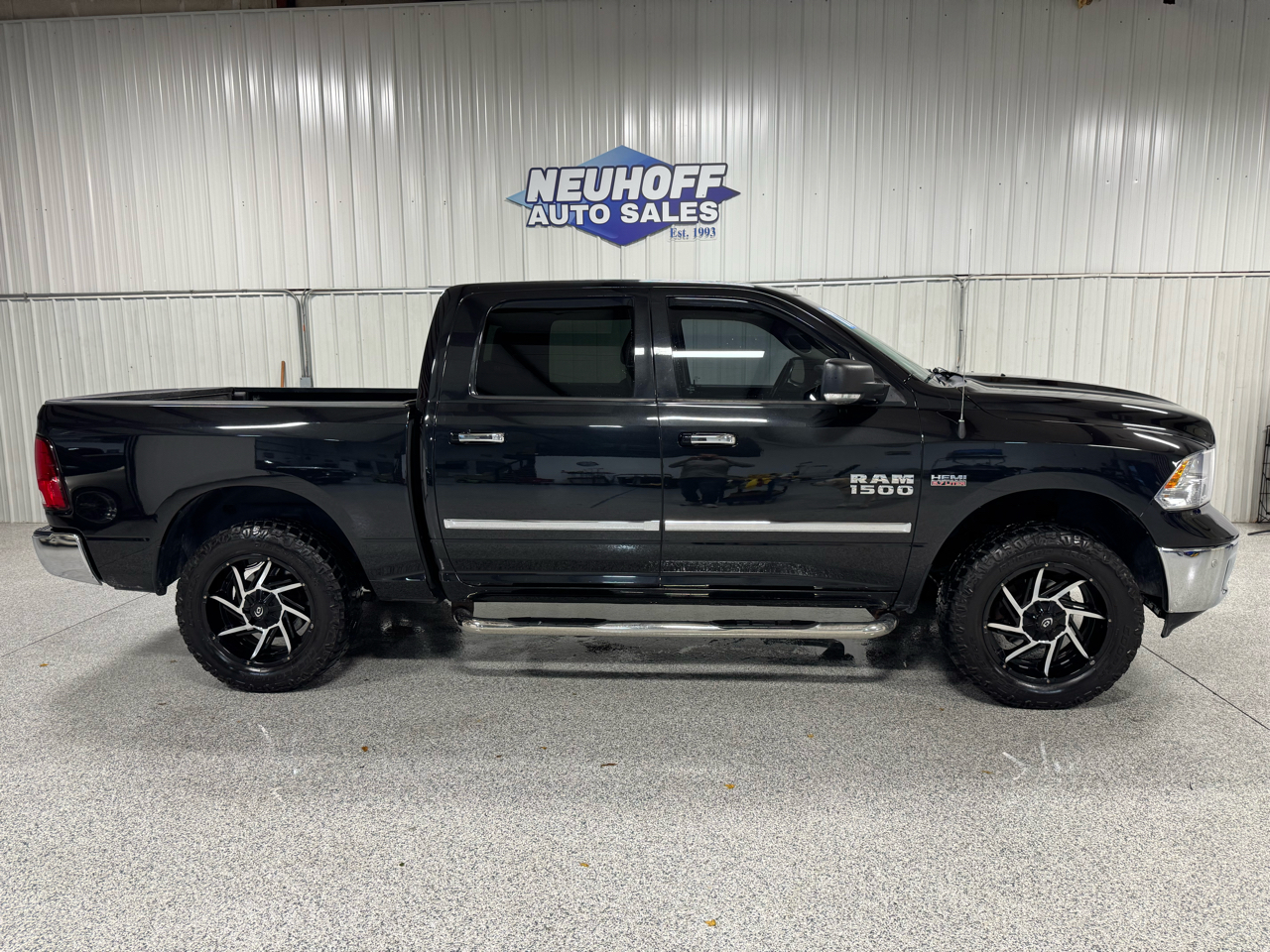 2017 RAM 1500 4WD Crew Cab 149" Big Horn