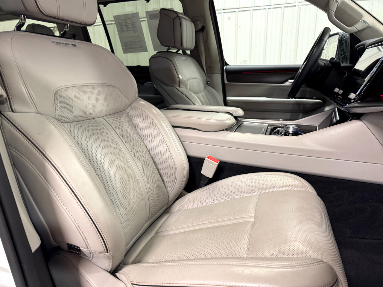 Jeep Grand Wagoneer Series II 4WD 2023