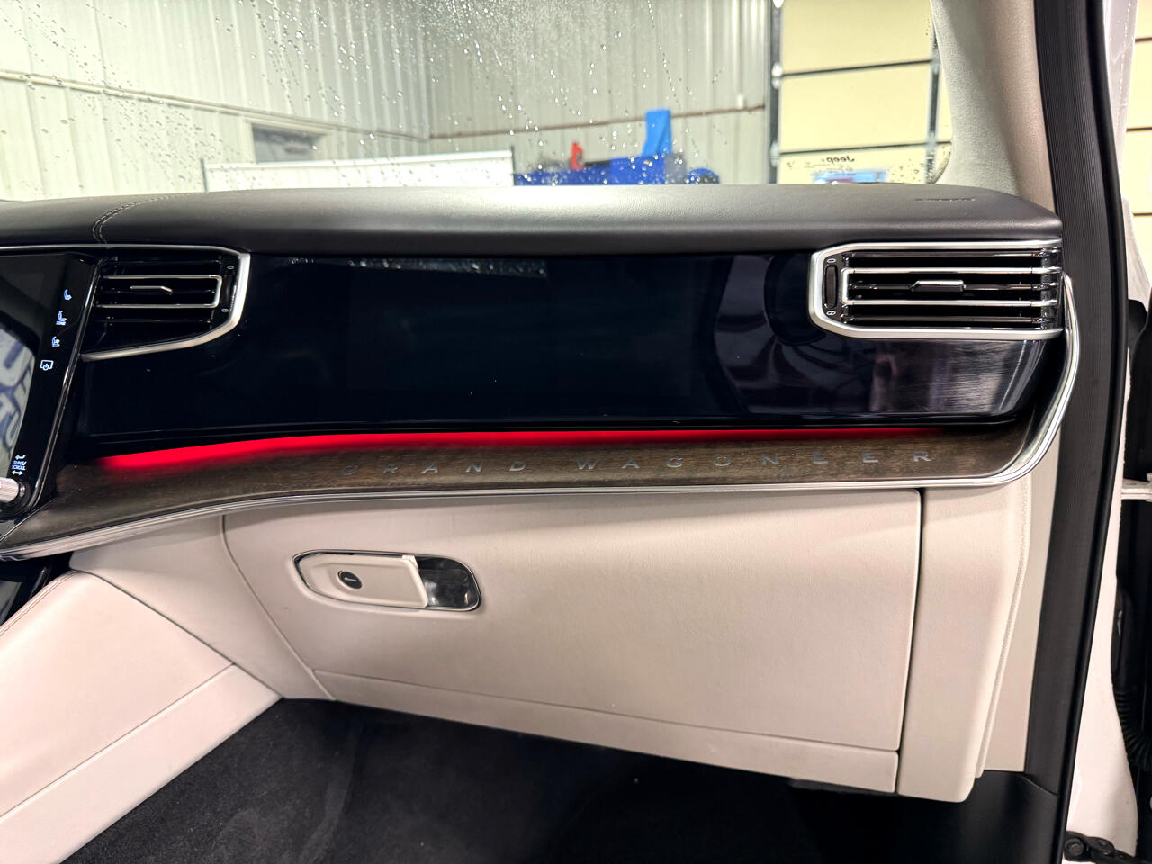 Jeep Grand Wagoneer Series II 4WD 2023