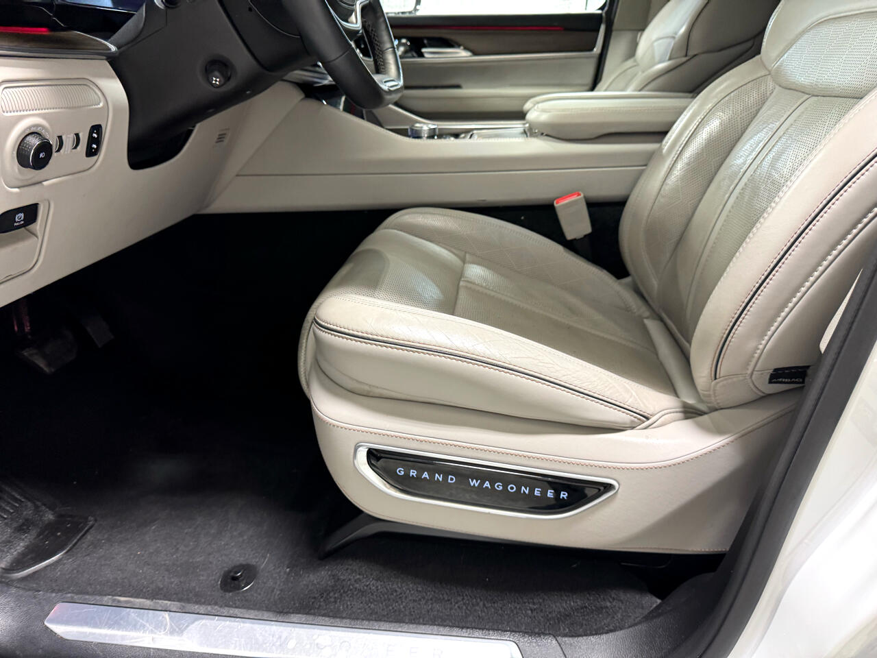 Jeep Grand Wagoneer Series II 4WD 2023