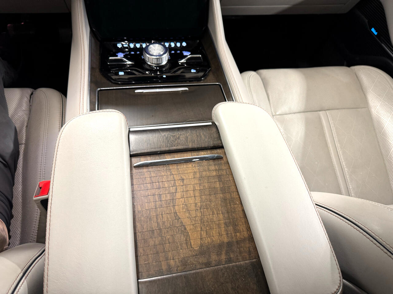 Jeep Grand Wagoneer Series II 4WD 2023