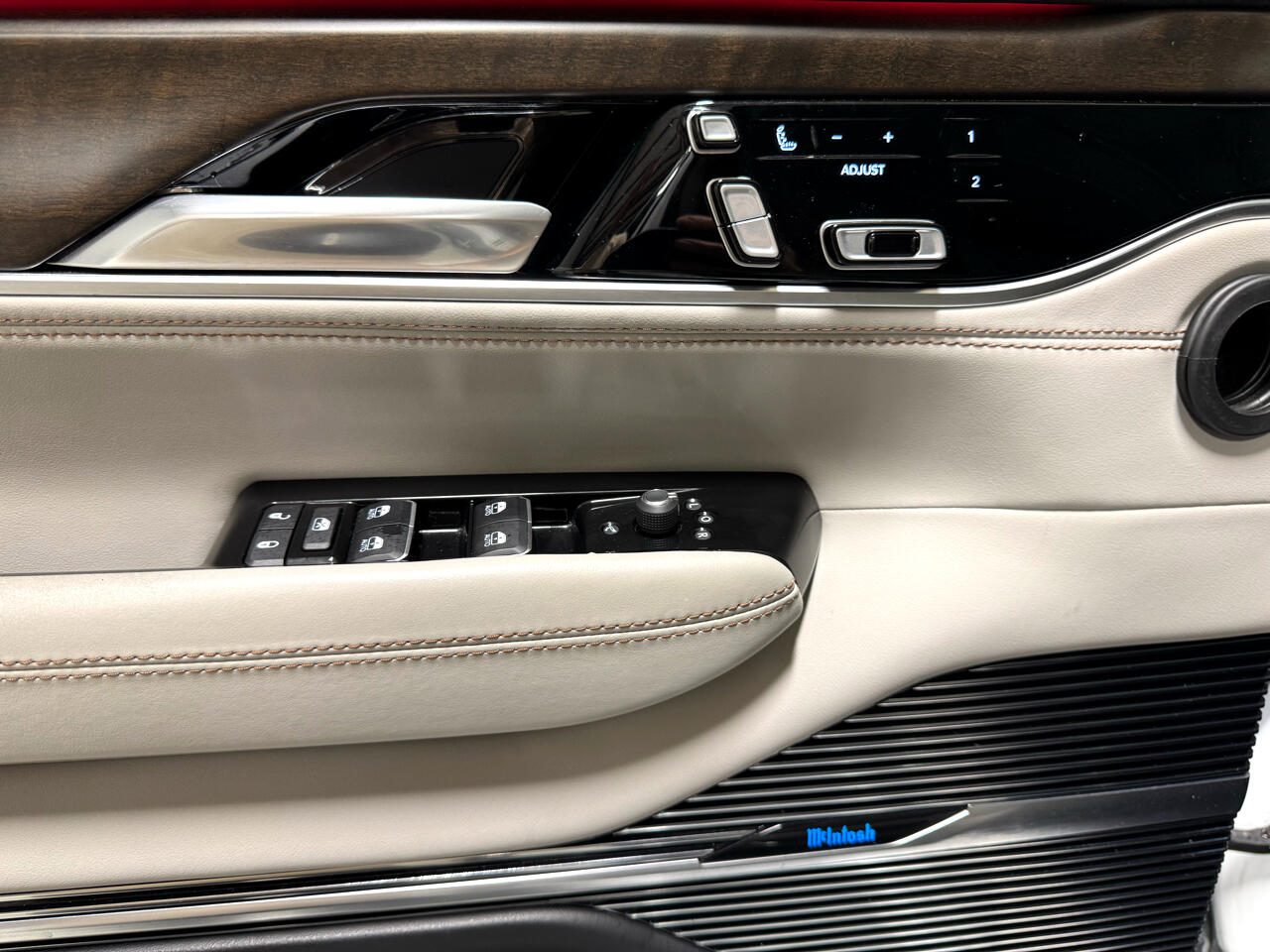 Jeep Grand Wagoneer Series II 4WD 2023