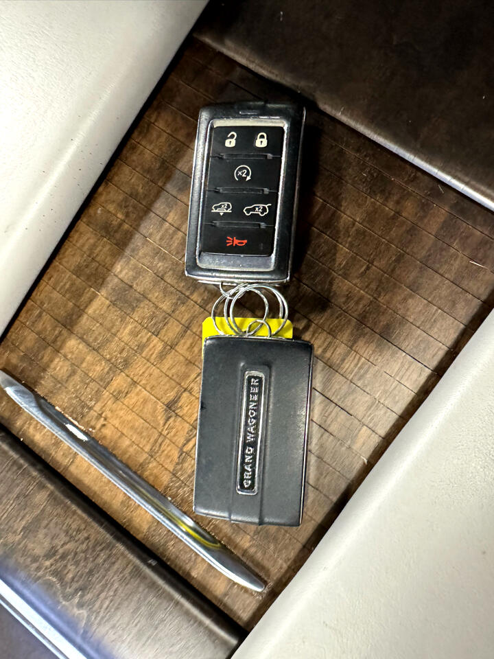 Jeep Grand Wagoneer Series II 4WD 2023