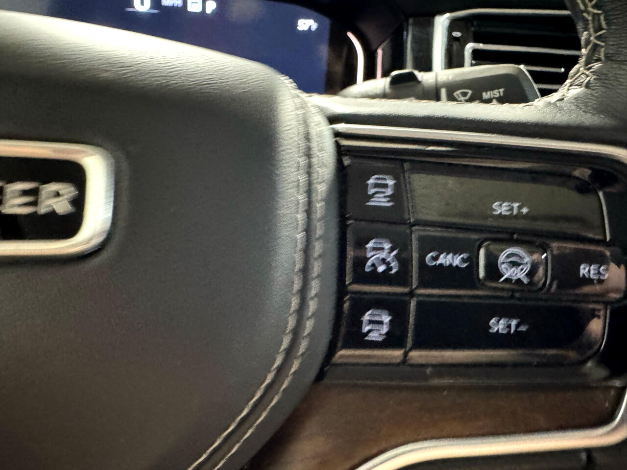 Jeep Grand Wagoneer Series II 4WD 2023