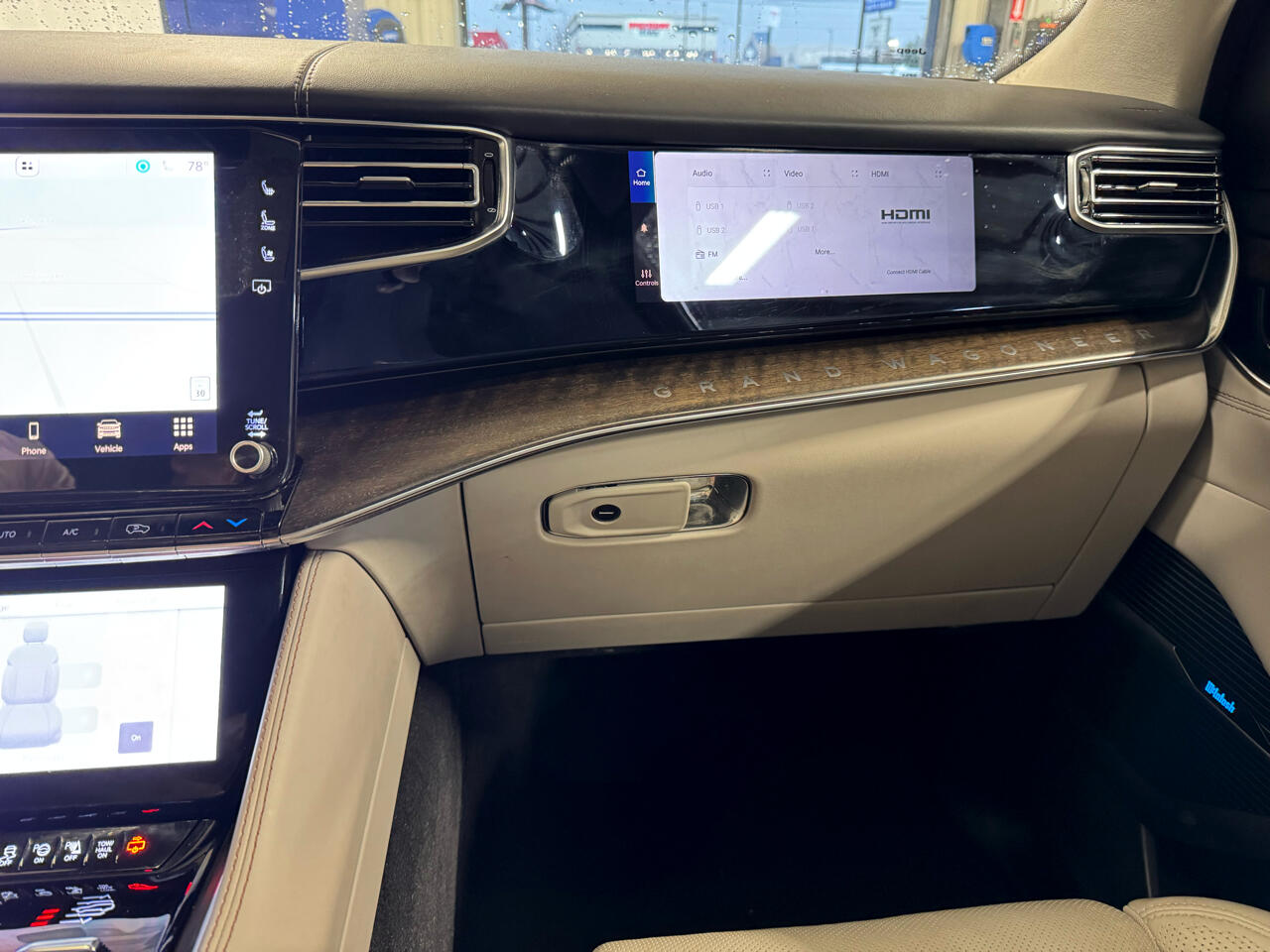 Jeep Grand Wagoneer Series II 4WD 2023