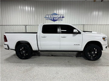 2019 RAM 1500 Laramie Crew Cab SWB 4WD