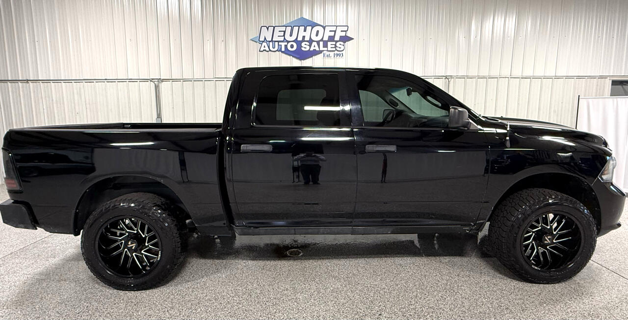 RAM 1500 4WD Crew Cab 140.5" ST 2014