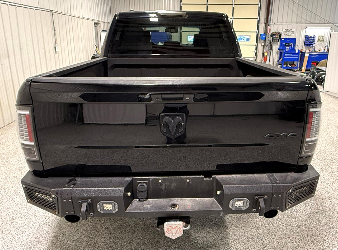 RAM 1500 4WD Crew Cab 140.5" ST 2014