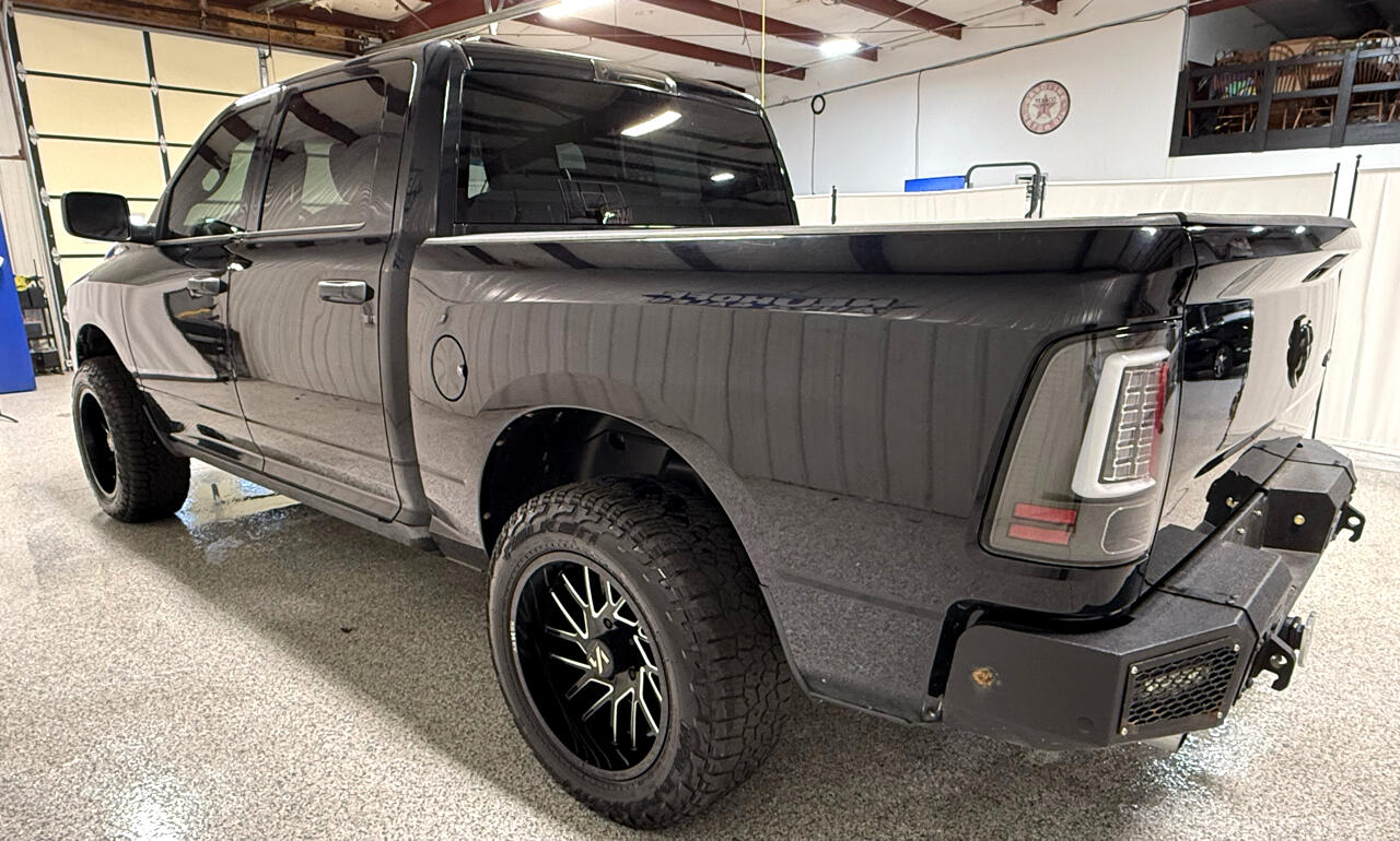 RAM 1500 4WD Crew Cab 140.5" ST 2014