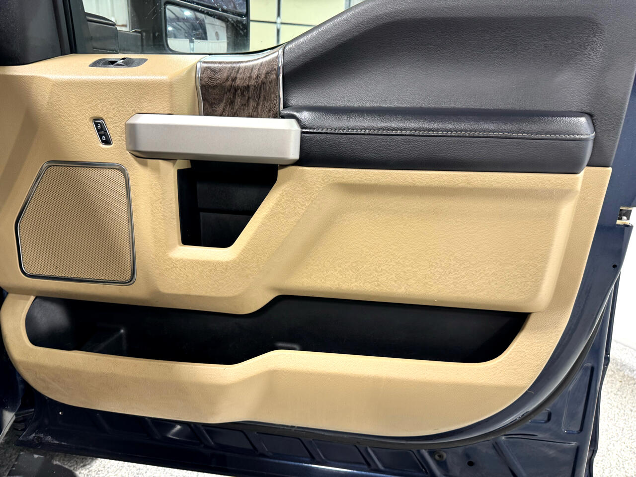 Ford F-250 SD Lariat Crew Cab 4WD 2019