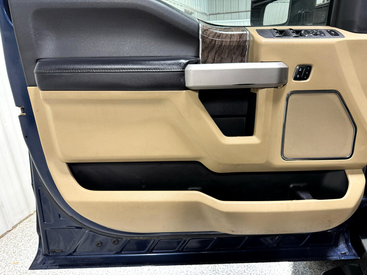 Ford F-250 SD Lariat Crew Cab 4WD 2019