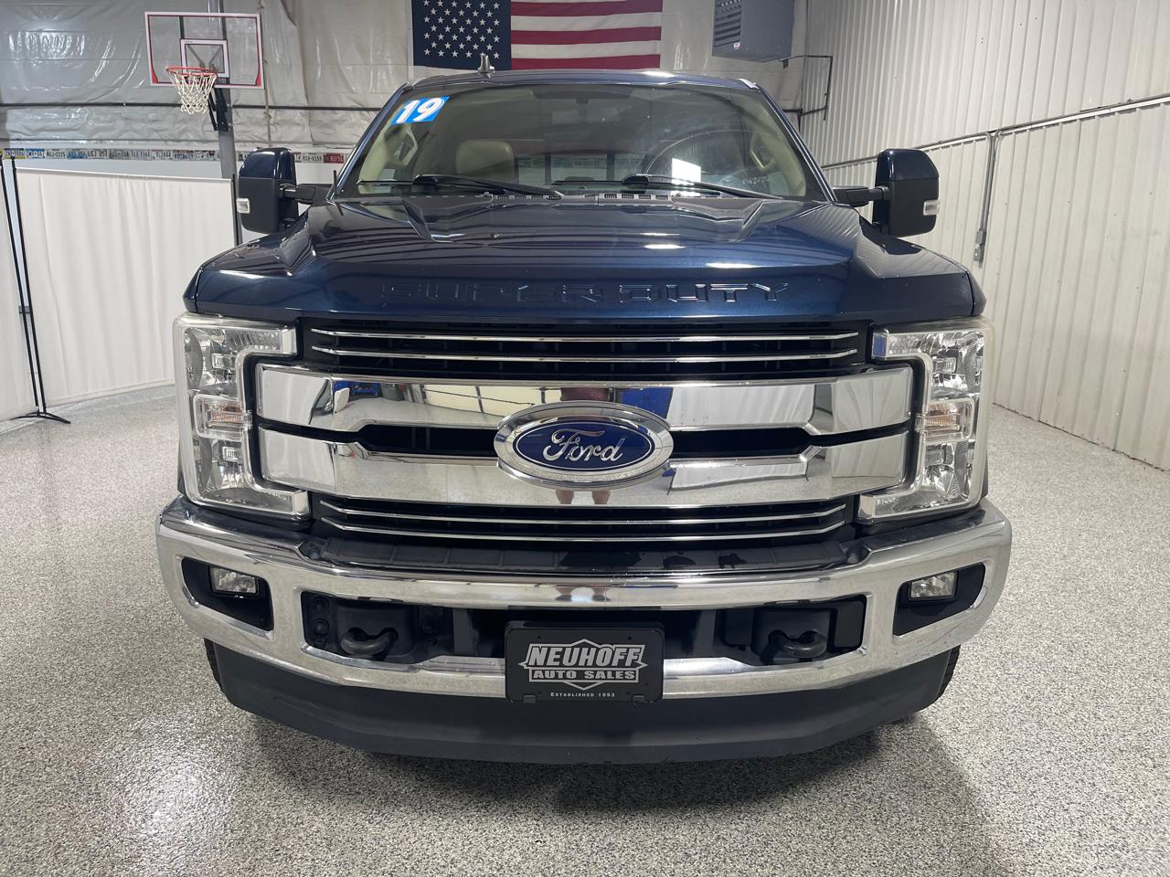 Ford F-250 SD Lariat Crew Cab Short Bed 4WD 2019
