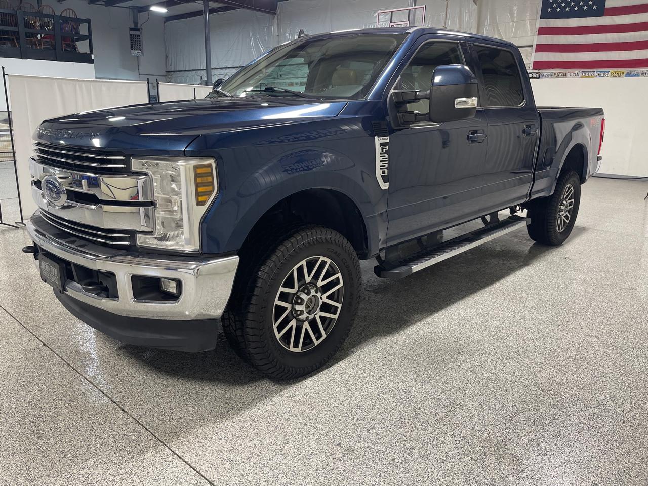 Ford F-250 SD Lariat Crew Cab Short Bed 4WD 2019