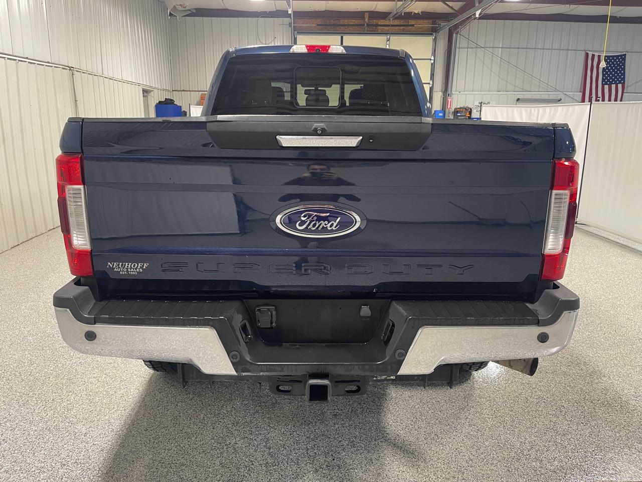 Ford F-250 SD Lariat Crew Cab Short Bed 4WD 2019