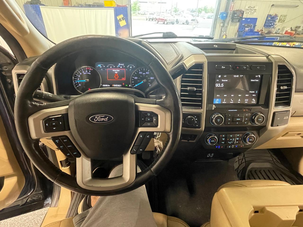 Ford F-250 SD Lariat Crew Cab Short Bed 4WD 2019