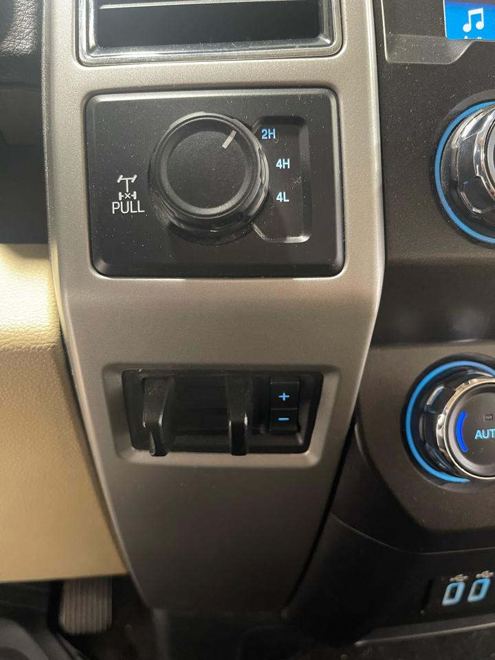 Ford F-250 SD Lariat Crew Cab Short Bed 4WD 2019
