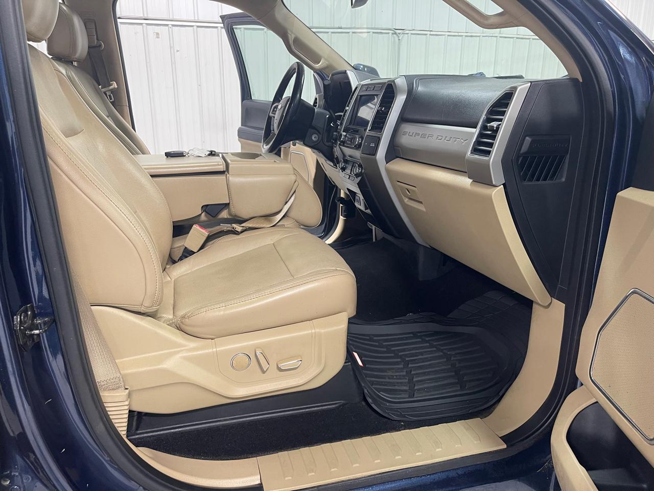 Ford F-250 SD Lariat Crew Cab Short Bed 4WD 2019