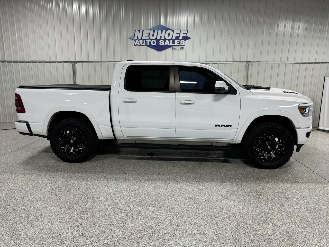 RAM 1500 Laramie Crew Cab SWB 4WD 2020