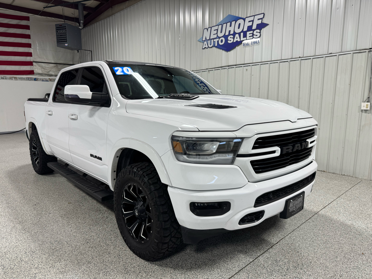 RAM 1500 Laramie Crew Cab SWB 4WD 2020