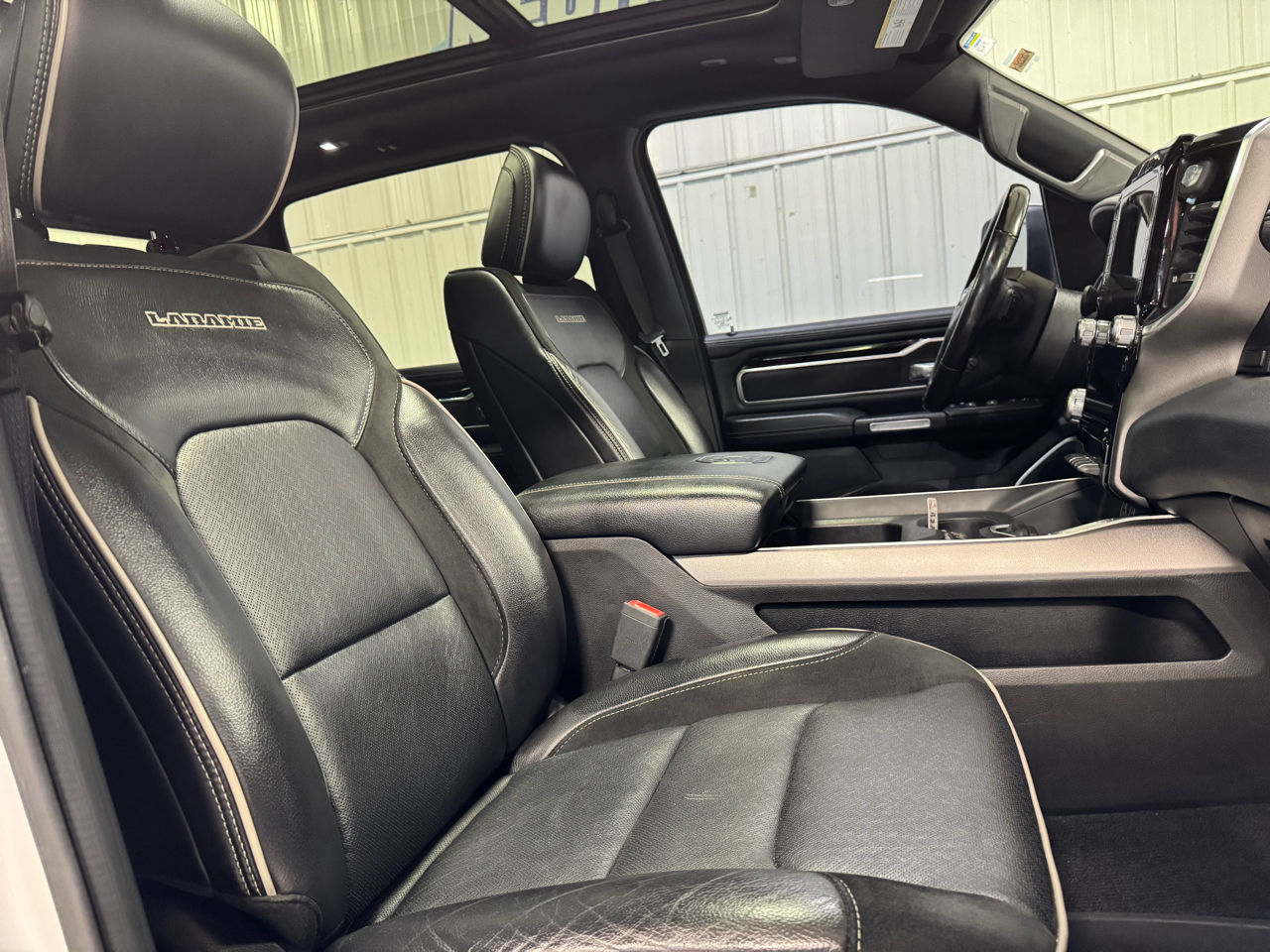 RAM 1500 Laramie Crew Cab SWB 4WD 2020