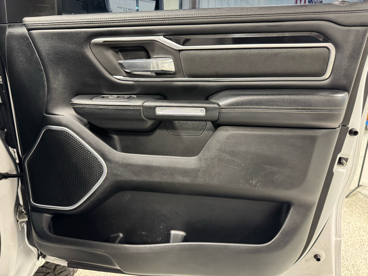 RAM 1500 Laramie Crew Cab SWB 4WD 2020