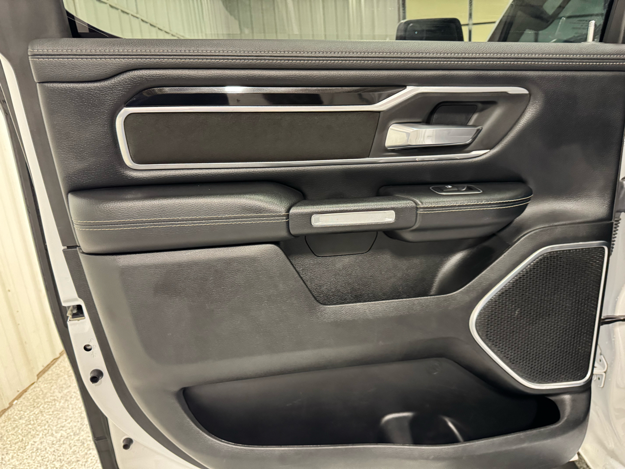 RAM 1500 Laramie Crew Cab SWB 4WD 2020