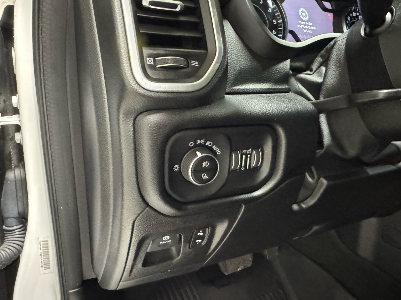 RAM 1500 Laramie Crew Cab SWB 4WD 2020