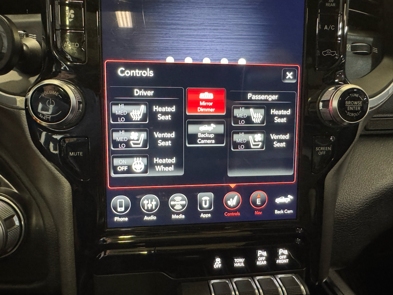 RAM 1500 Laramie Crew Cab SWB 4WD 2020