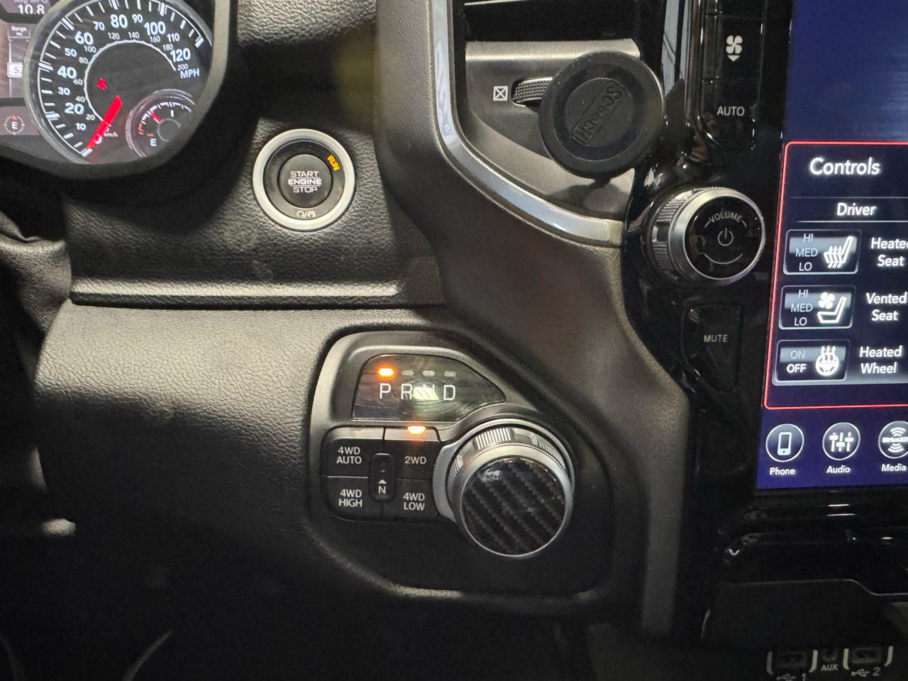 RAM 1500 Laramie Crew Cab SWB 4WD 2020