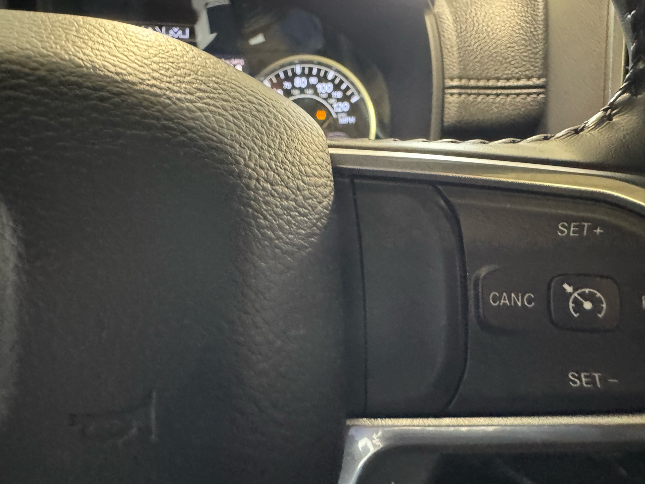 RAM 1500 Laramie Crew Cab SWB 4WD 2020