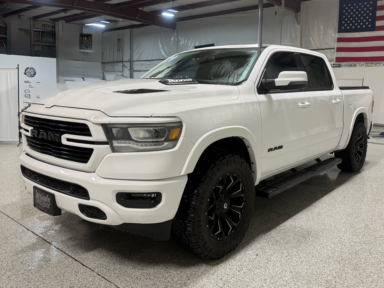 RAM 1500 Laramie 4x4 Crew Cab 5'7" Box 2020