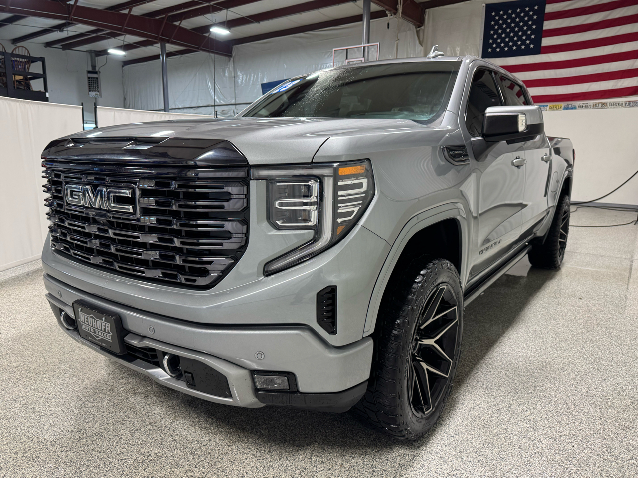 GMC Sierra 1500 Denali Ultimate Crew Cab 4WD 2023