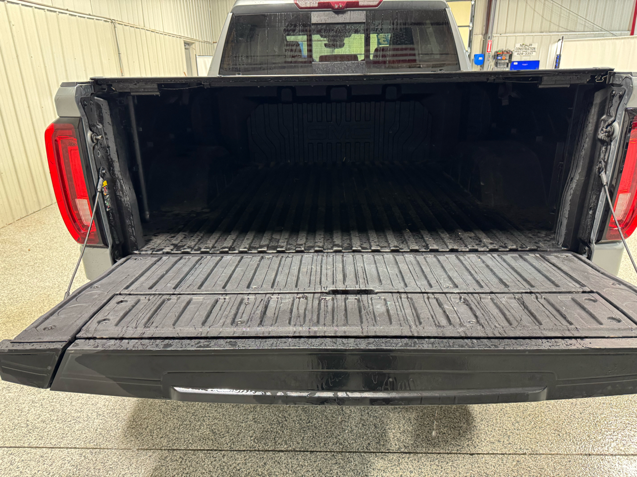 GMC Sierra 1500 Denali Ultimate Crew Cab 4WD 2023