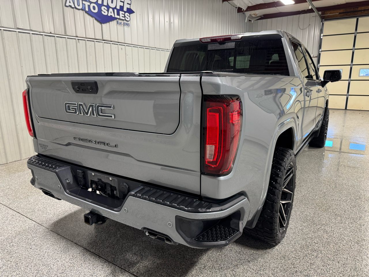 GMC Sierra 1500 Denali Ultimate Crew Cab 4WD 2023