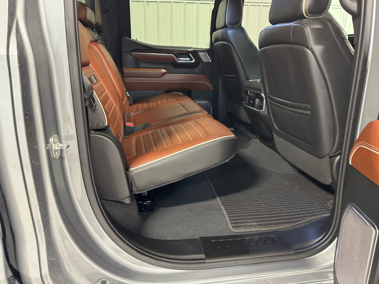 GMC Sierra 1500 Denali Ultimate Crew Cab 4WD 2023