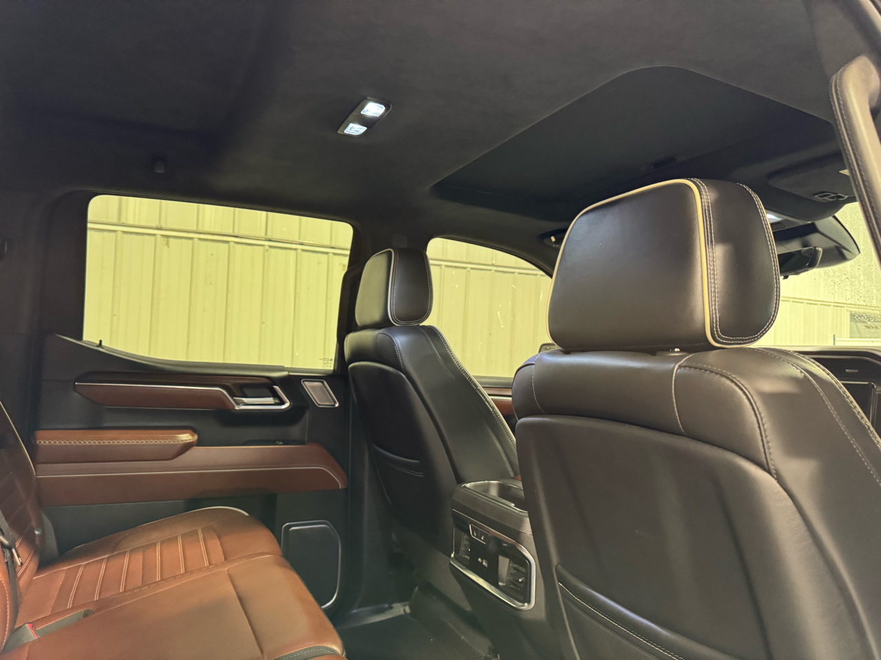 GMC Sierra 1500 Denali Ultimate Crew Cab 4WD 2023