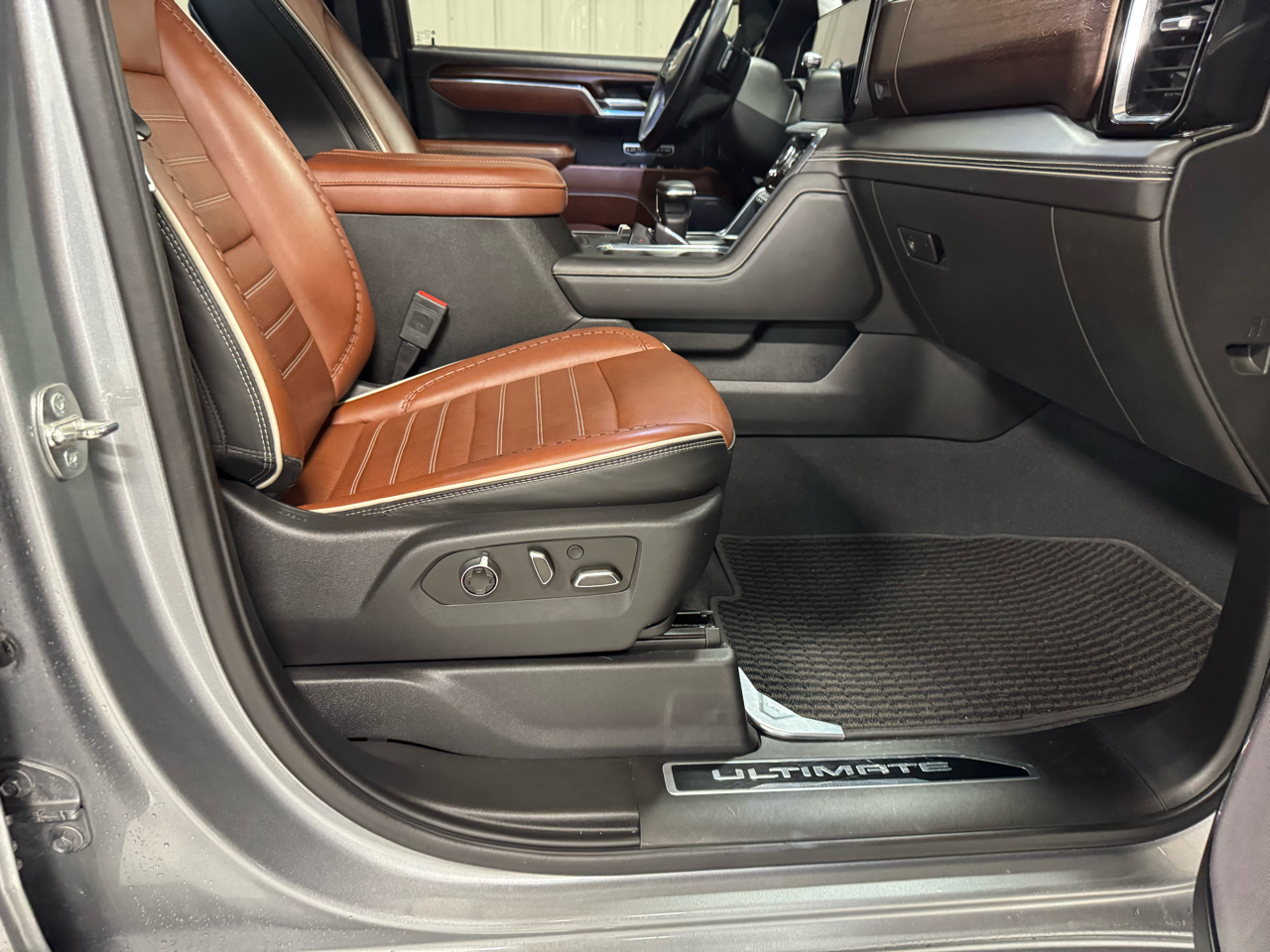 GMC Sierra 1500 Denali Ultimate Crew Cab 4WD 2023