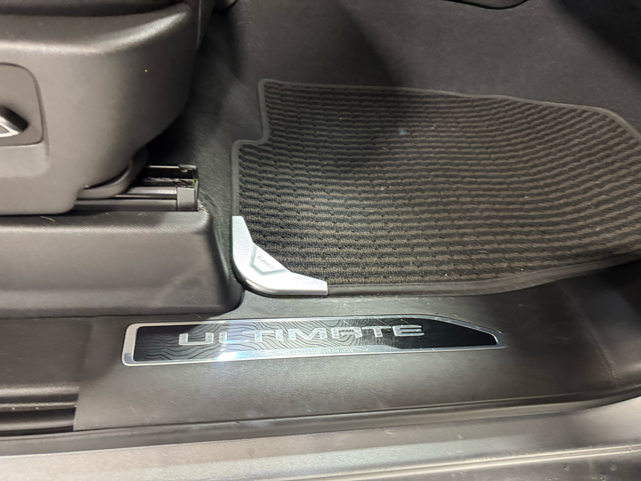 GMC Sierra 1500 Denali Ultimate Crew Cab 4WD 2023